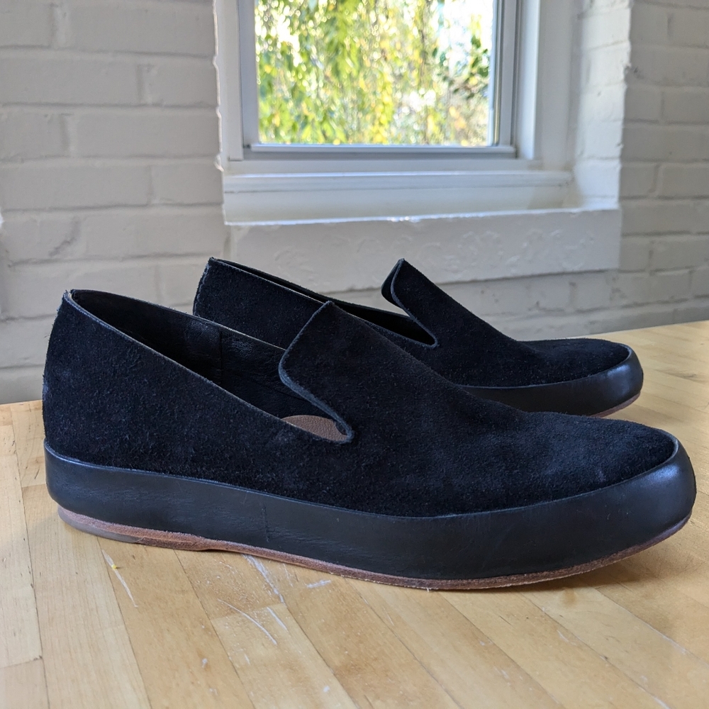 Feit handsewn black suede slip-on loafers 39